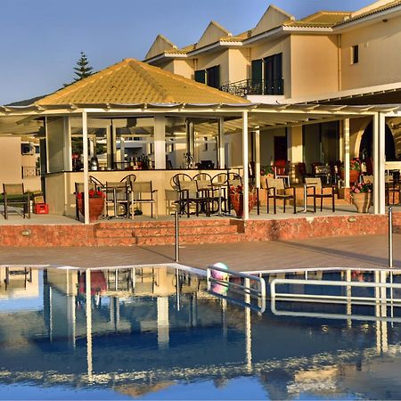 Coralli Hotel Perdika  Luaran gambar