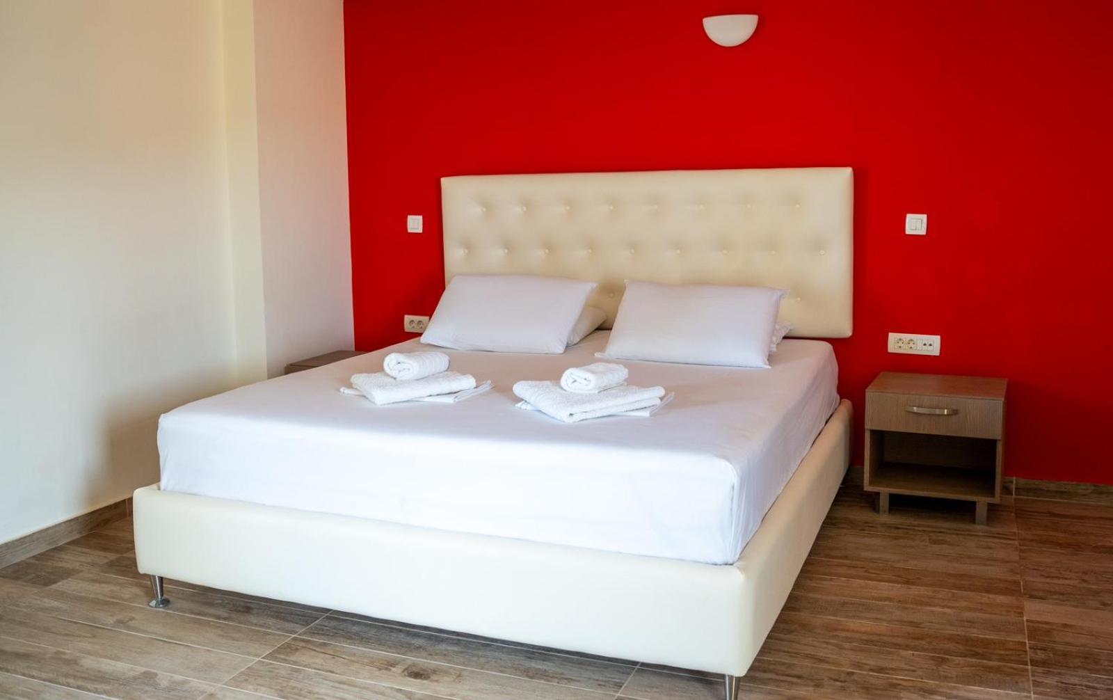 Coralli Hotel Perdika  Luaran gambar