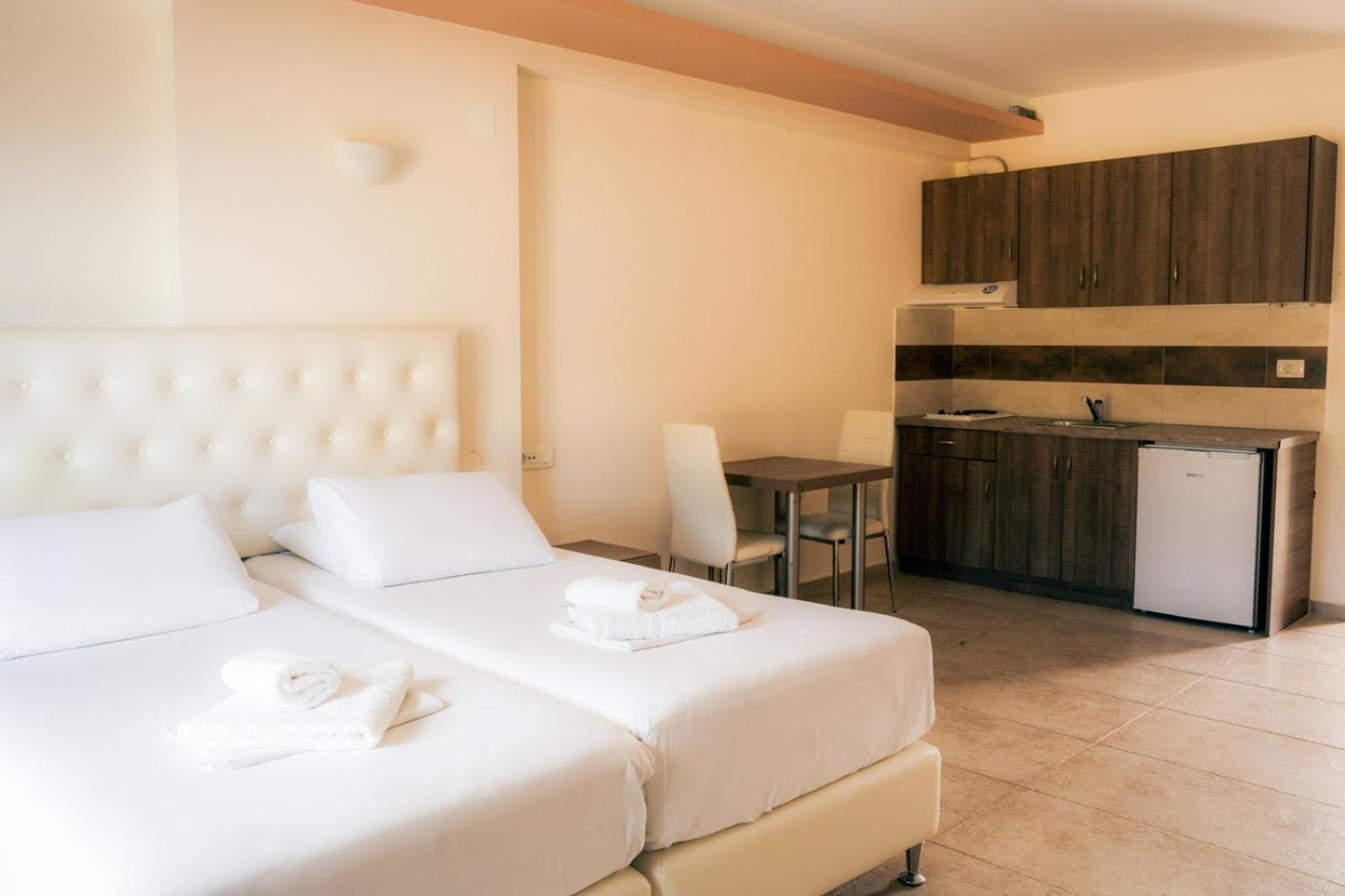 Coralli Hotel Perdika  Luaran gambar