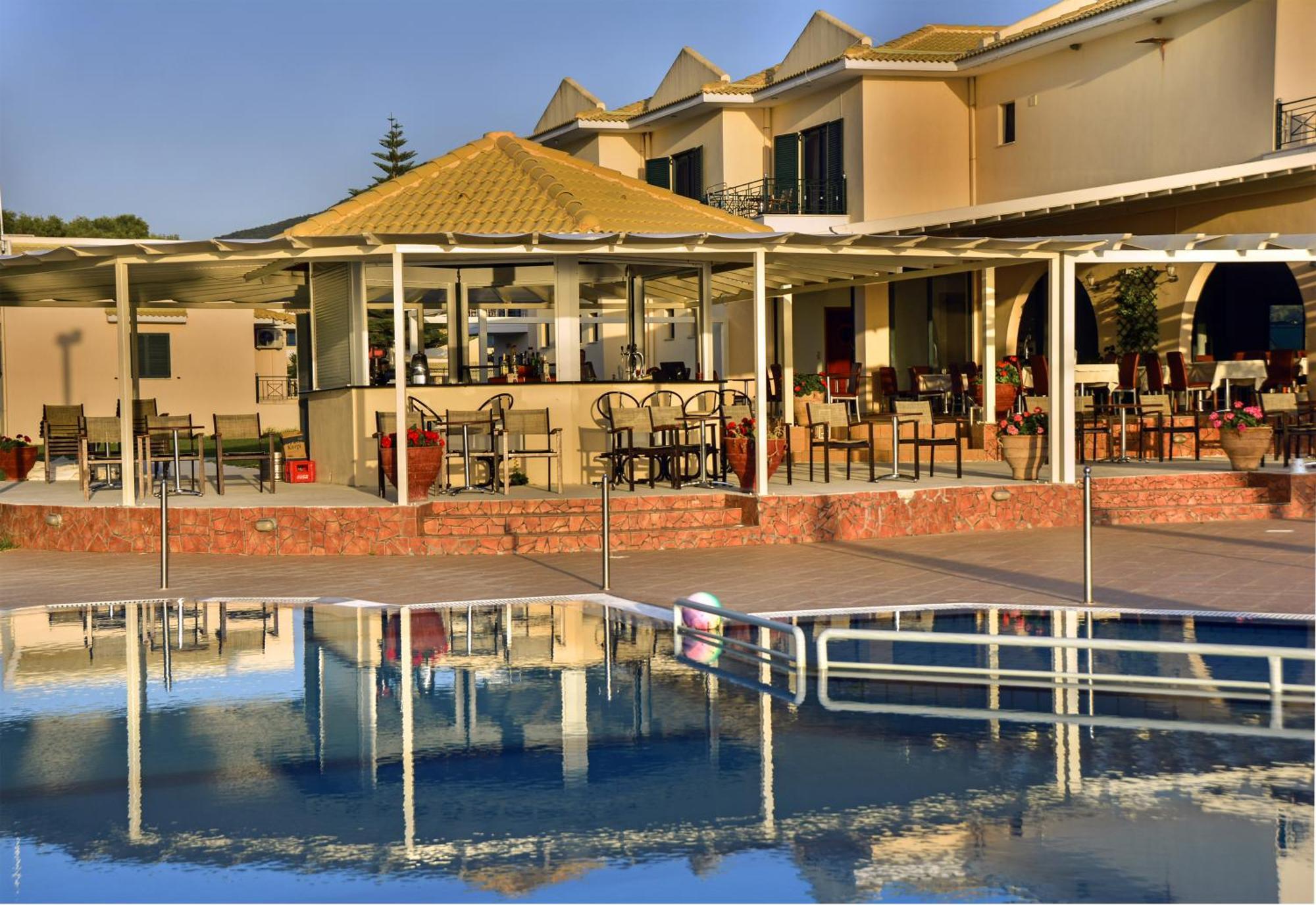Coralli Hotel Perdika  Luaran gambar